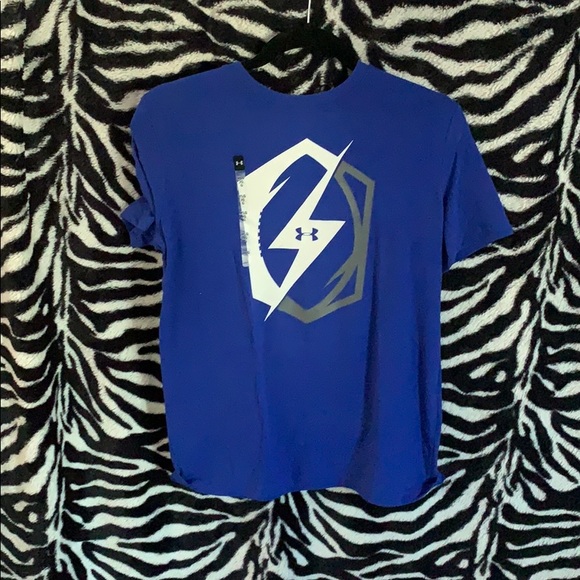 five graphic t-shirts - Picture 3 of 6